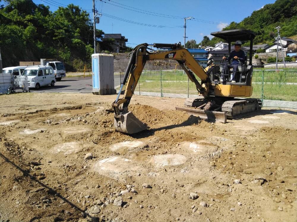 基礎工事スタート